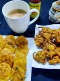 Crunchy snack (pakoray) with tea