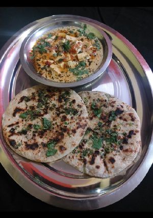 ढाबा स्टाइल नान रोटी और पनीर चिंगारी (Dhaba Style Naan Roti aur paneer chingari recipe in hindi) रेसिपी मुख्य फोटो