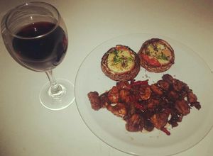 Una foto de Pollo teriyaki con hongos gratinados
