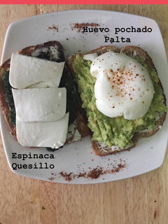 Una foto de Huevo pochado, desayuno saludable