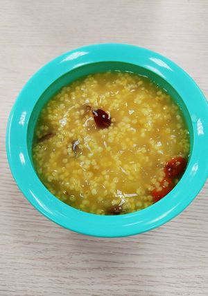 幼兒餐點-養生小米蘋果粥 的食譜成品照片