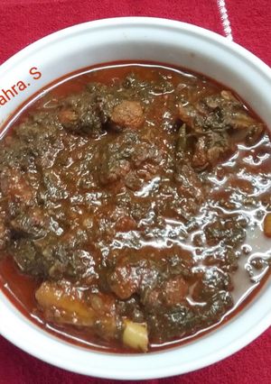 A picture of Palak Gosht.