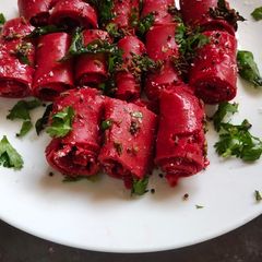 A picture of Beetroot khandvi.