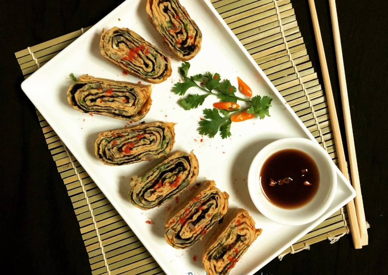 Tamagoyaki (Japanese Rolled Omelette)