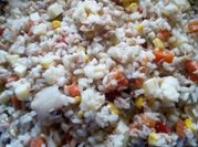 Una foto di farro freddo con pesce
