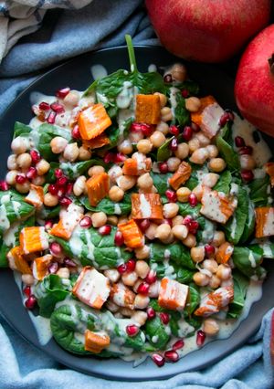 Csicseriborsós saláta gránátalmával (gluténmentes, vegetáriánus, húsmentes) recept fotója