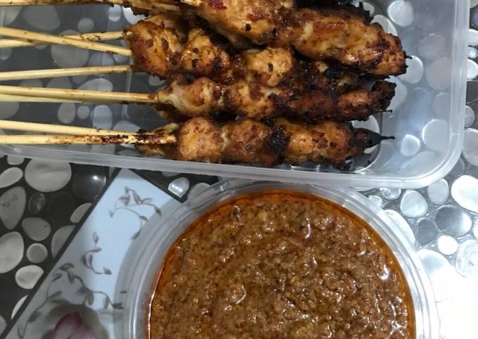 Resep Sate ayam bumbu kacang yang Enak