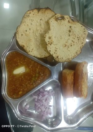 પાવભાજી (Pavbhaji Recipe in Gujarati) રેસીપી મુખ્ય ફોટો