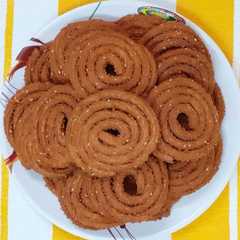 ચકરી (Chakri Recipe In Gujarati) রেসিপির প্রধান ছবি