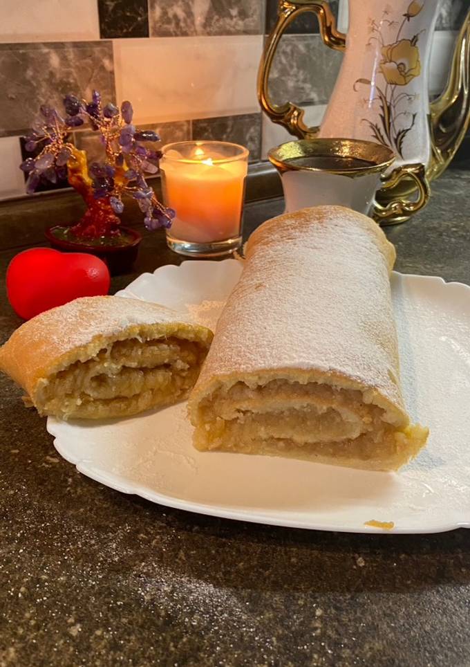 Яблучний рулет🍎