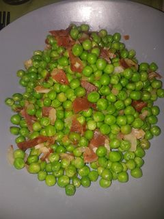 Una foto de Guisantes con jamón