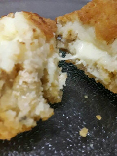 Una foto de Bombas de papas con avena rellenas de queso 💣