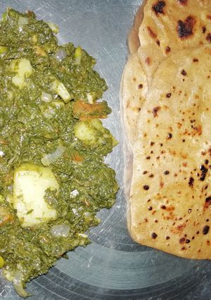 A picture of Aloo and Bathu ki Sabji.