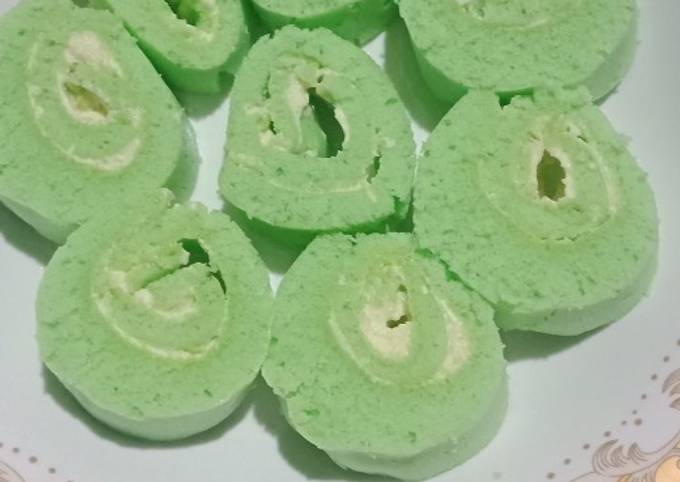 Bolu gulung pandan kukus