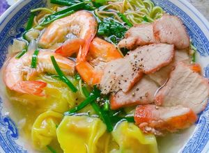 Hình của món Mì hoành thánh tôm thịt xá xíu.