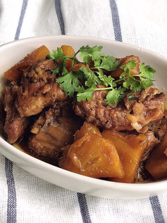 Hình của món Sườn kho thơm.