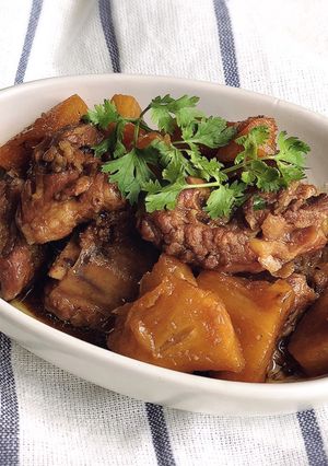 Hình của món Sườn kho thơm.