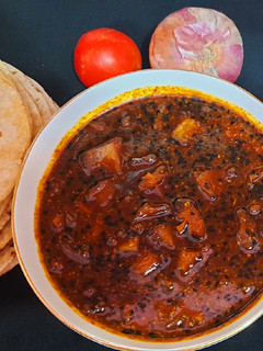 खट्टी-मीठी लौंजी(khatti meethi launji recipe in hindi) रेसिपी मुख्य फोटो