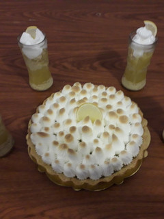 Una foto de Lemon pie 2 versiones clásico Y en vasos 🍋🥧👩🏻🍳