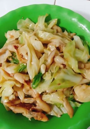 Hình của món Bắp cải xào hải sản.