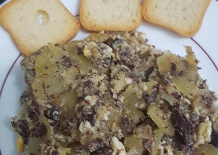 Revuelto de morcilla