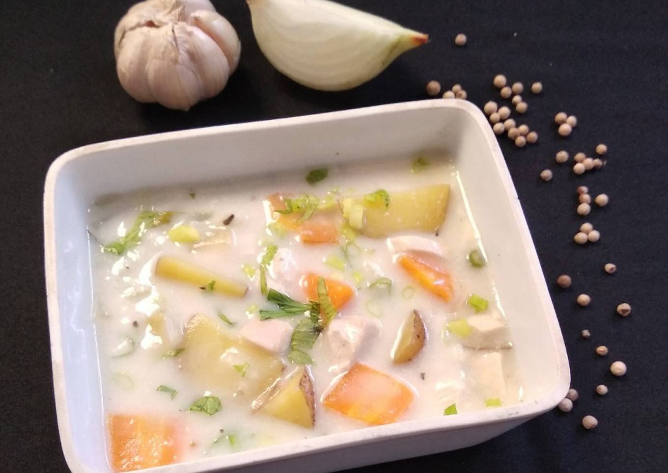 Kippen Waterzooi (Classic Chicken Cream Soup in Dutch Way)