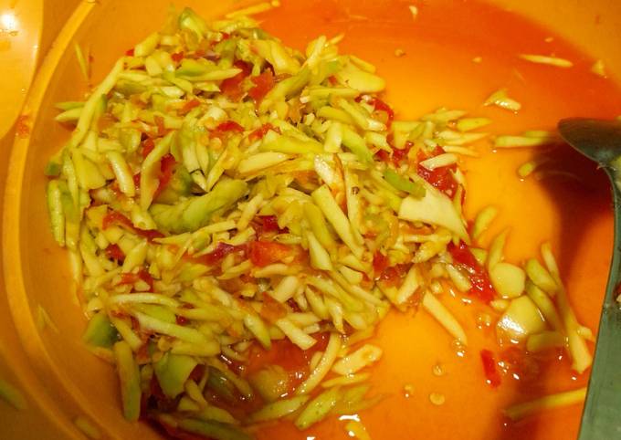 Langkah Mudah untuk Membuat Resep Sambal Mangga Muda Nampoll Bgtt!! (Sambal Pencit) Anti Gagal