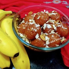 A picture of Banana gulab jamun.