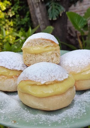 Una foto de Miguelitos con crema pastelera