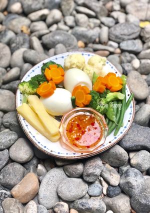 Hình của món Lagim Luộc Chấm Mắm Dầm Trứng.