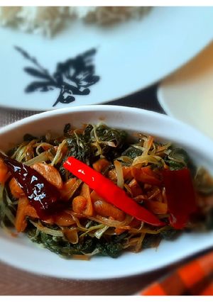 A picture of Chinese Stir fried Ji Mao Cai or Chicken Feather Green (Saag).