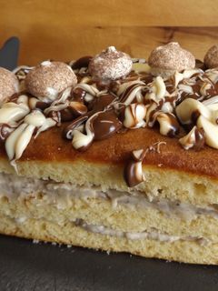 Una foto de Bizcocho rapidísimo relleno con crema de castañas