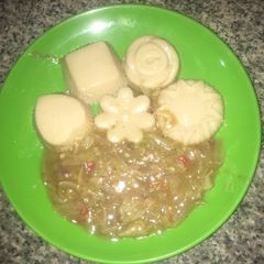 A picture of White moimoi with cabbage sauce😋😋😋.