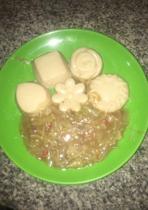 A picture of White moimoi with cabbage sauce😋😋😋.