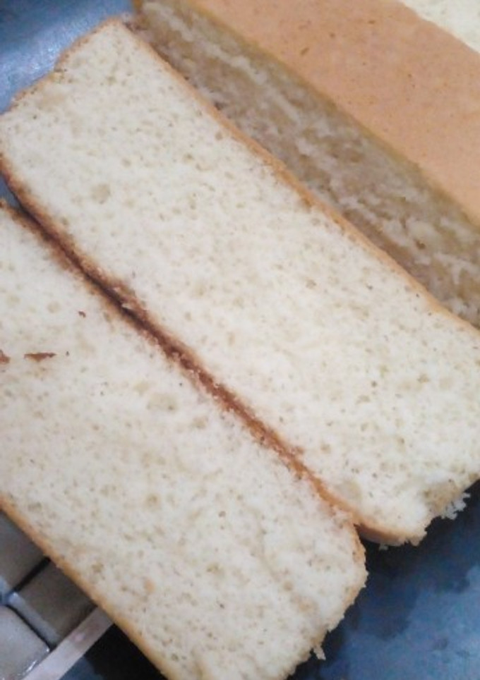 A picture of Sponge cake with only 4 ingredient.