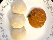 A picture of red chilly and garlic chutney