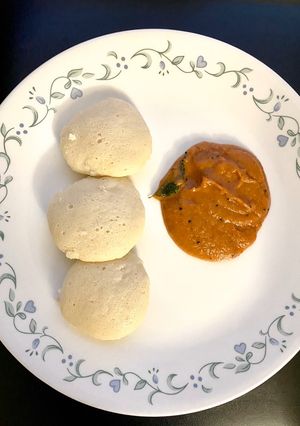 A picture of Poondu chutney (Garlic chutney).