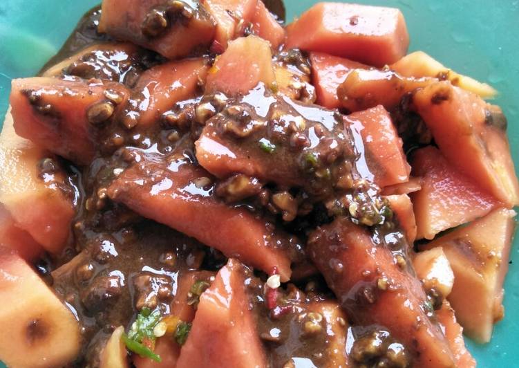 Rujak kates bumbu letup