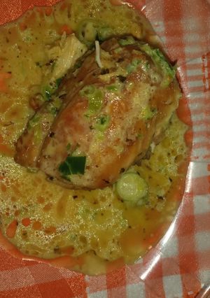Una foto de •pollo al verdeo•