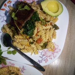 Macaroni with baked beaf and steam spinach with brocolli A picture of Macaroni with baked beaf and steam spinach with brocolli.