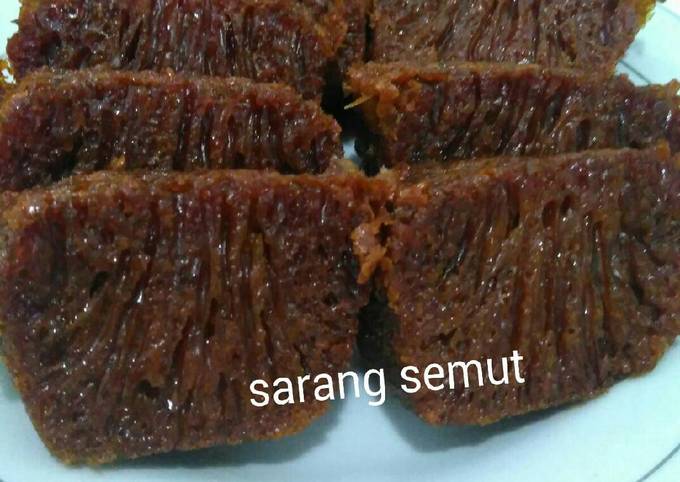 Kue Sarang semut a.k.a caramel cake