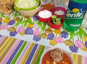 Una foto de Pozole fácil de puerco