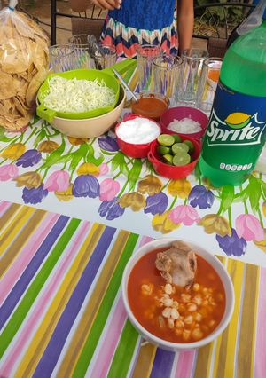 Una foto de Pozole fácil de puerco