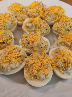Una foto de Huevos rellenos