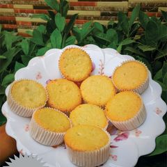 A picture of Vanilla Cupcakes.