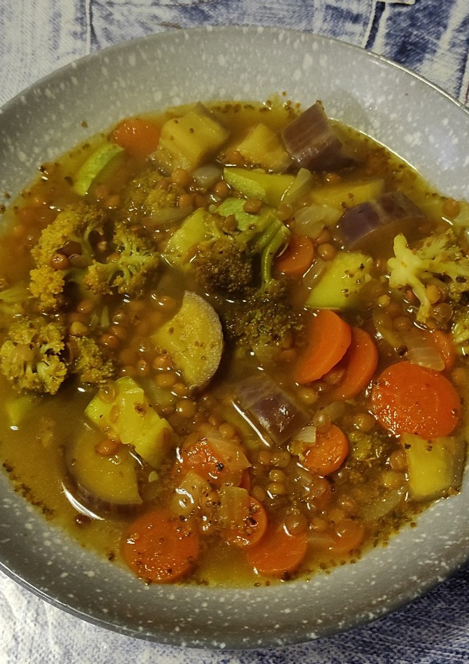 Una foto de Guiso de lentejas con verduras