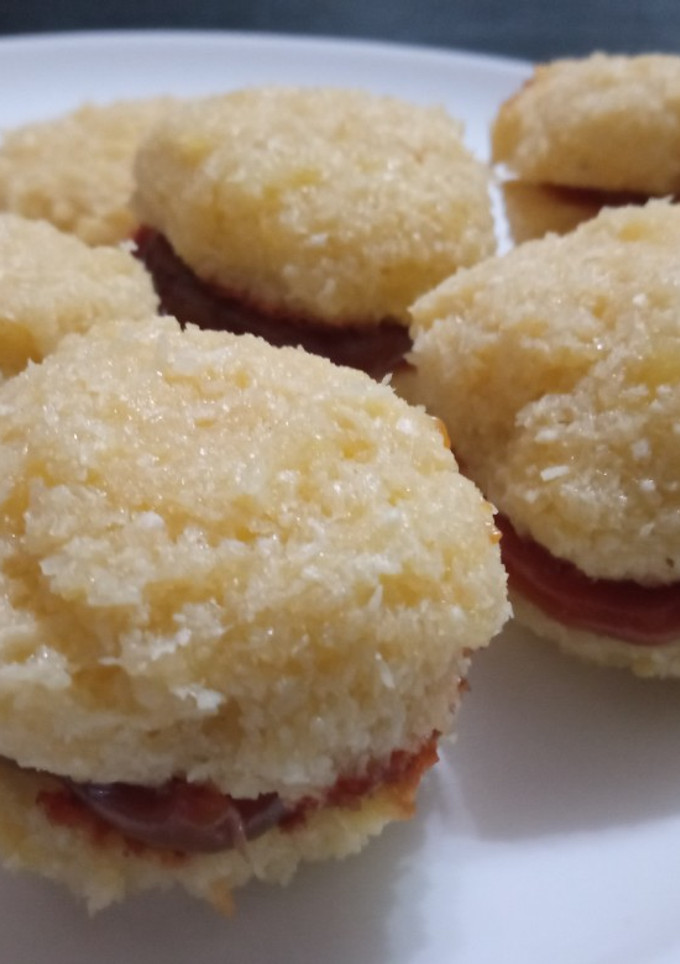 Una foto de Alfajores de coco, pastelera y dulce de leche