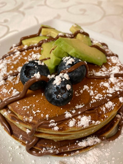A picture of Fluffy Avocado 🥑 Pancakes 🥞 / Pancake Alpukat Lembut.