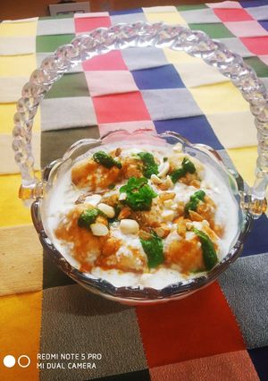 A picture of Dahi Vada.
