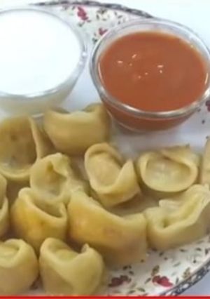 वेज मोमोज (Veg Momos recipe in Hindi) रेसिपी मुख्य फोटो